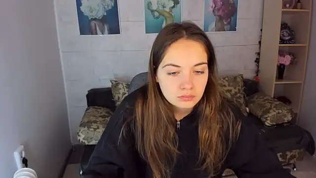 Snapshot of KristinaLoison chatting on January 2025 04:13:01 PM KristinaLoison online show from January 2025 04:13:01 PM