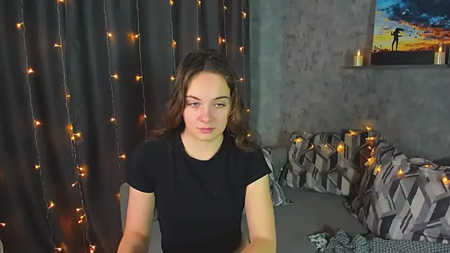 Snapshot of KristinaLoison chatting on February 2025 03:18:01 PM KristinaLoison online show from February 2025 03:18:01 PM