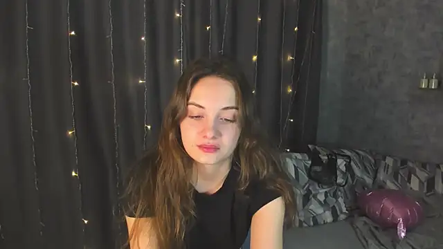 Snapshot of KristinaLoison chatting on February 2025 08:25:02 PM KristinaLoison online show from February 2025 08:25:02 PM