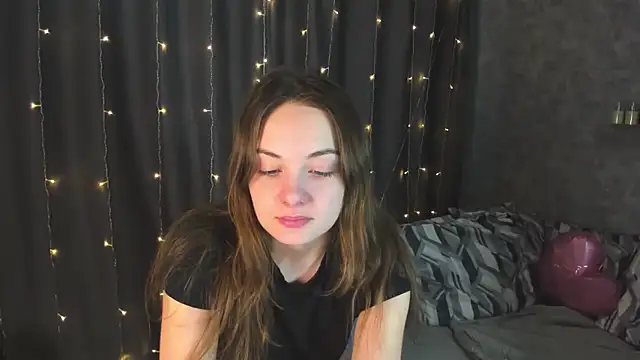 Snapshot of KristinaLoison chatting on February 2025 04:05:02 PM KristinaLoison online show from February 2025 04:05:02 PM