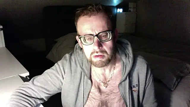 Snapshot of FABIOGLASSES chatting on February 2025 01:08:01 AM FABIOGLASSES online show from February 2025 01:08:01 AM