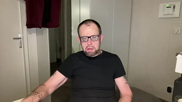 FABIOGLASSES online show from February 2026 07:51:02 PM