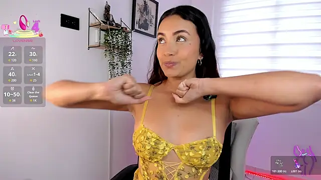 aisha es online show from July 2026 07:27:02 PM