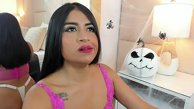 AntoniaRoss  online show from October 2025 01:01:02 PM