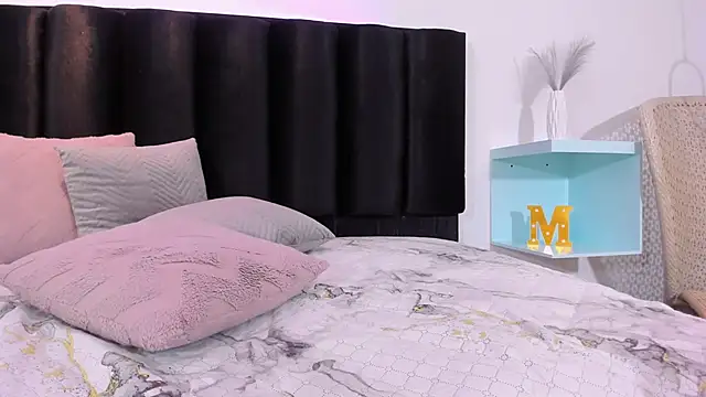 MauraGray online show from January 2025 11:30:01 PM