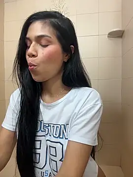 Snapshot of MauraGray chatting on March 2026 10:27:01 PM MauraGray online show from March 2026 10:27:01 PM