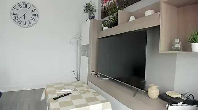 HeteroOli online show from February 2025 04:45:02 PM