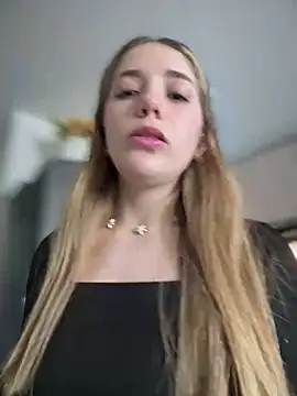 Snapshot of ShelbyHagen chatting on March 2025 02:15:02 PM ShelbyHagen online show from March 2025 02:15:02 PM