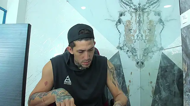 Snapshot of yeckodream chatting on November 2025 09:32:01 PM yeckodream online show from November 2025 09:32:01 PM