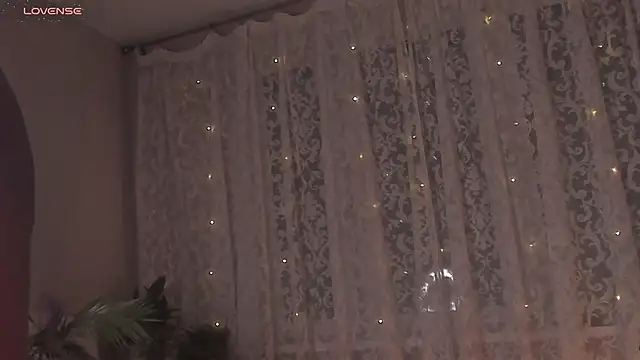 Snapshot of Ana_Peachy_ chatting on November 2025 10:03:02 PM Ana Peachy online show from November 2025 10:03:02 PM