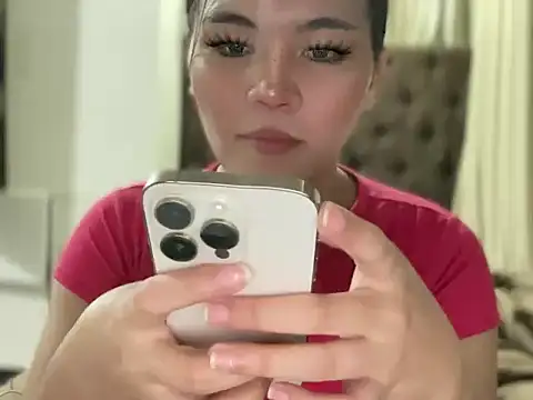 Lilly cruz online show from May 2026 12:13:01 PM