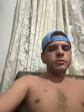 Snapshot of mendonca_4m chatting on April 2026 06:35:02 AM mendonca 4m online show from April 2026 06:35:02 AM