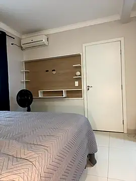 Snapshot of AliceStone19 chatting on September 2025 05:28:01 PM AliceStone19 online show from September 2025 05:28:01 PM