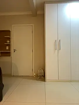 Snapshot of AliceStone19 chatting on October 2025 04:50:01 PM AliceStone19 online show from October 2025 04:50:01 PM