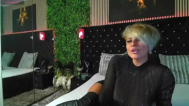 InannaStar online show from June 2026 09:15:01 AM
