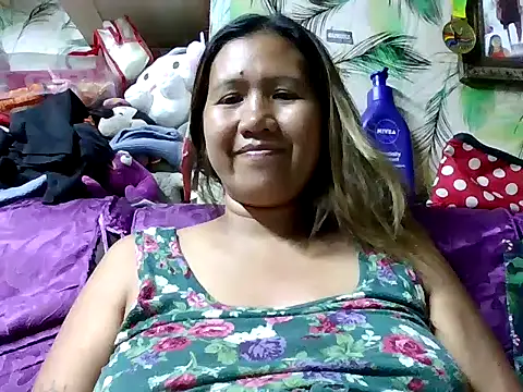 sweet smile4u online show from March 2026 06:18:02 PM