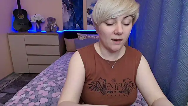BlondPearl online show from May 2026 07:53:02 PM