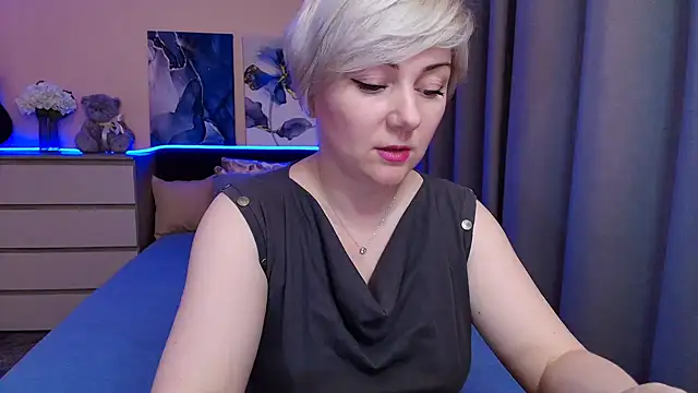BlondPearl online show from June 2026 09:03:02 PM