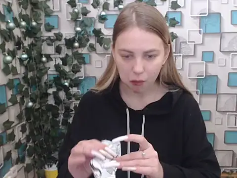 klerkarina online show from January 2025 05:08:02 AM