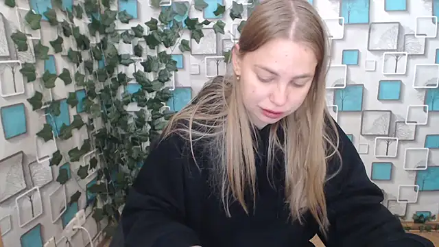 klerkarina online show from October 2025 05:15:01 AM