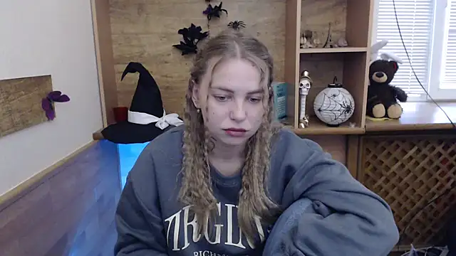 klerkarina online show from November 2025 05:51:01 AM