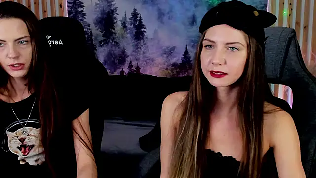 Snapshot of GrayceWild chatting on October 2025 11:39:02 AM GrayceWild online show from October 2025 11:39:02 AM