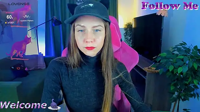 Snapshot of GrayceWild chatting on November 2025 11:31:01 AM GrayceWild online show from November 2025 11:31:01 AM