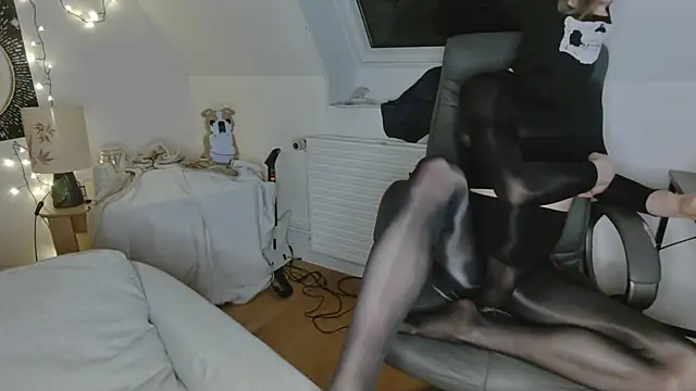 Snapshot of Nyl0nnickb0y chatting on March 2026 09:18:02 PM Nyl0nnickb0y online show from March 2026 09:18:02 PM