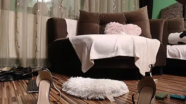 Snapshot of lovingfeetheels chatting on October 2025 06:35:02 AM lovingfeetheels online show from October 2025 06:35:02 AM