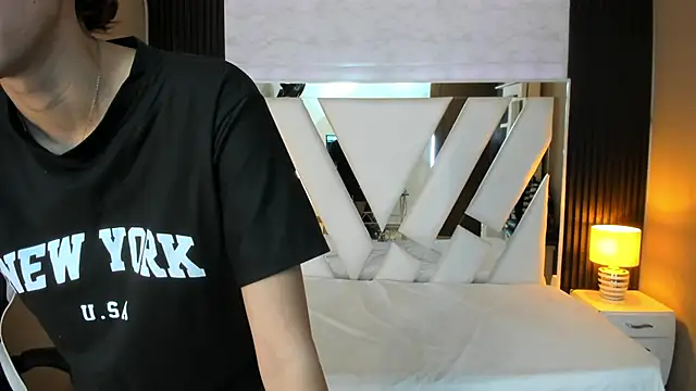 Snapshot of Linda4Petite chatting on December 2025 05:52:02 PM Linda4Petite online show from December 2025 05:52:02 PM