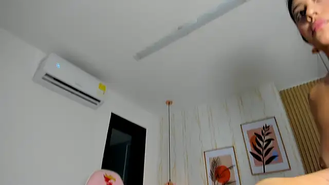 Snapshot of CameronCollins_ chatting on January 2025 10:24:01 PM CameronCollins online show from January 2025 10:24:01 PM
