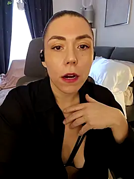 Snapshot of Ellie-L-Elizabeth chatting on December 2024 03:59:02 PM Ellie-L-Elizabeth online show from December 2024 03:59:02 PM