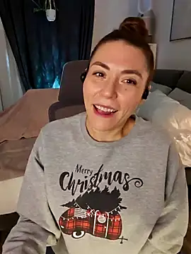 Snapshot of Ellie-L-Elizabeth chatting on December 2024 02:36:01 AM Ellie-L-Elizabeth online show from December 2024 02:36:01 AM