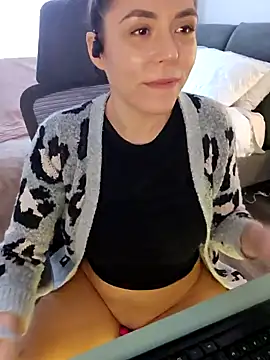 Snapshot of Ellie-L-Elizabeth chatting on February 2025 04:14:02 PM Ellie-L-Elizabeth online show from February 2025 04:14:02 PM