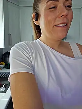 Snapshot of Ellie-L-Elizabeth chatting on February 2025 03:16:01 PM Ellie-L-Elizabeth online show from February 2025 03:16:01 PM