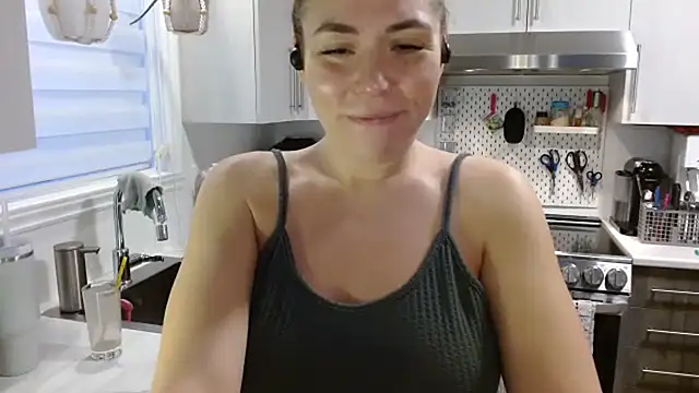 Snapshot of Ellie-L-Elizabeth chatting on March 2025 11:05:02 AM Ellie-L-Elizabeth online show from March 2025 11:05:02 AM