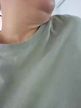 Snapshot of Ellie-L-Elizabeth chatting on September 2025 03:45:01 PM Ellie-L-Elizabeth online show from September 2025 03:45:01 PM