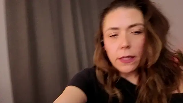 Ellie-L-Elizabeth online show from May 2026 02:50:02 AM