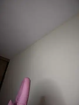 Snapshot of lunablossom_ chatting on September 2025 08:24:02 PM lunablossom online show from September 2025 08:24:02 PM