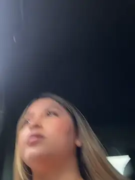 Snapshot of lunablossom_ chatting on November 2025 08:44:01 PM lunablossom online show from November 2025 08:44:01 PM