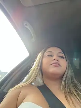 lunablossom  online show from June 2026 08:33:02 PM