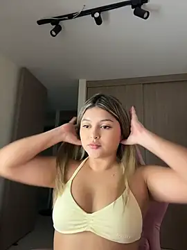 lunablossom  online show from June 2026 11:59:01 PM
