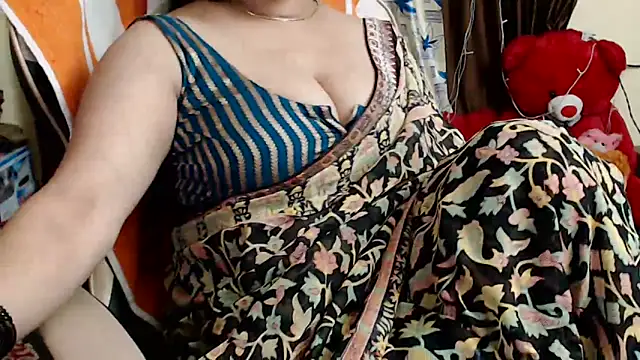 Snapshot of Naughty_Kashish chatting on December 2024 10:23:02 AM Naughty Kashish online show from December 2024 10:23:02 AM