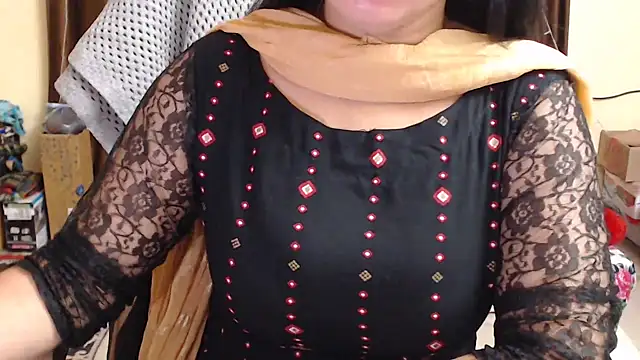 Snapshot of Naughty_Kashish chatting on March 2025 06:33:02 AM Naughty Kashish online show from March 2025 06:33:02 AM