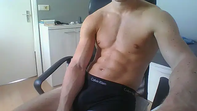 RamonJoosse2002 online show from May 2026 02:45:01 PM