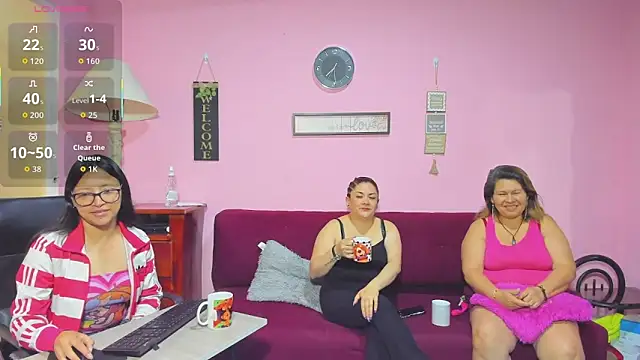 lesbiancuple online show from October 2025 12:25:01 PM