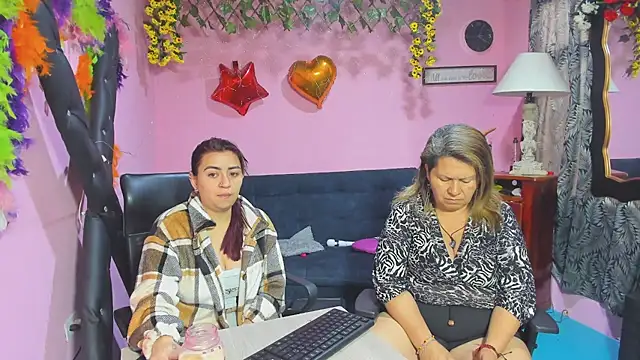 lesbiancuple online show from March 2026 11:50:01 AM