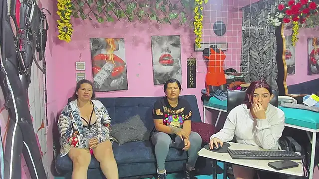 lesbiancuple online show from May 2026 01:14:02 AM