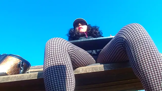 Snapshot of SquirtyMellissaLabia chatting on February 2025 01:16:02 PM SquirtyMellissaLabia online show from February 2025 01:16:02 PM