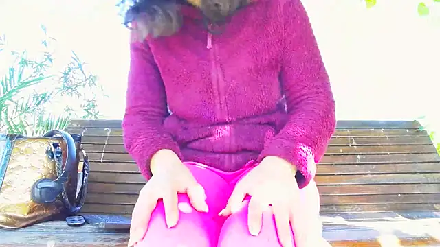 Snapshot of SquirtyMellissaLabia chatting on October 2025 07:20:02 AM SquirtyMellissaLabia online show from October 2025 07:20:02 AM